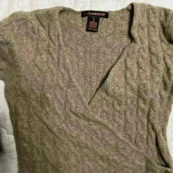 A. Gianetti Lambs  wool size small ballerina sweater - Picture 4 of 8